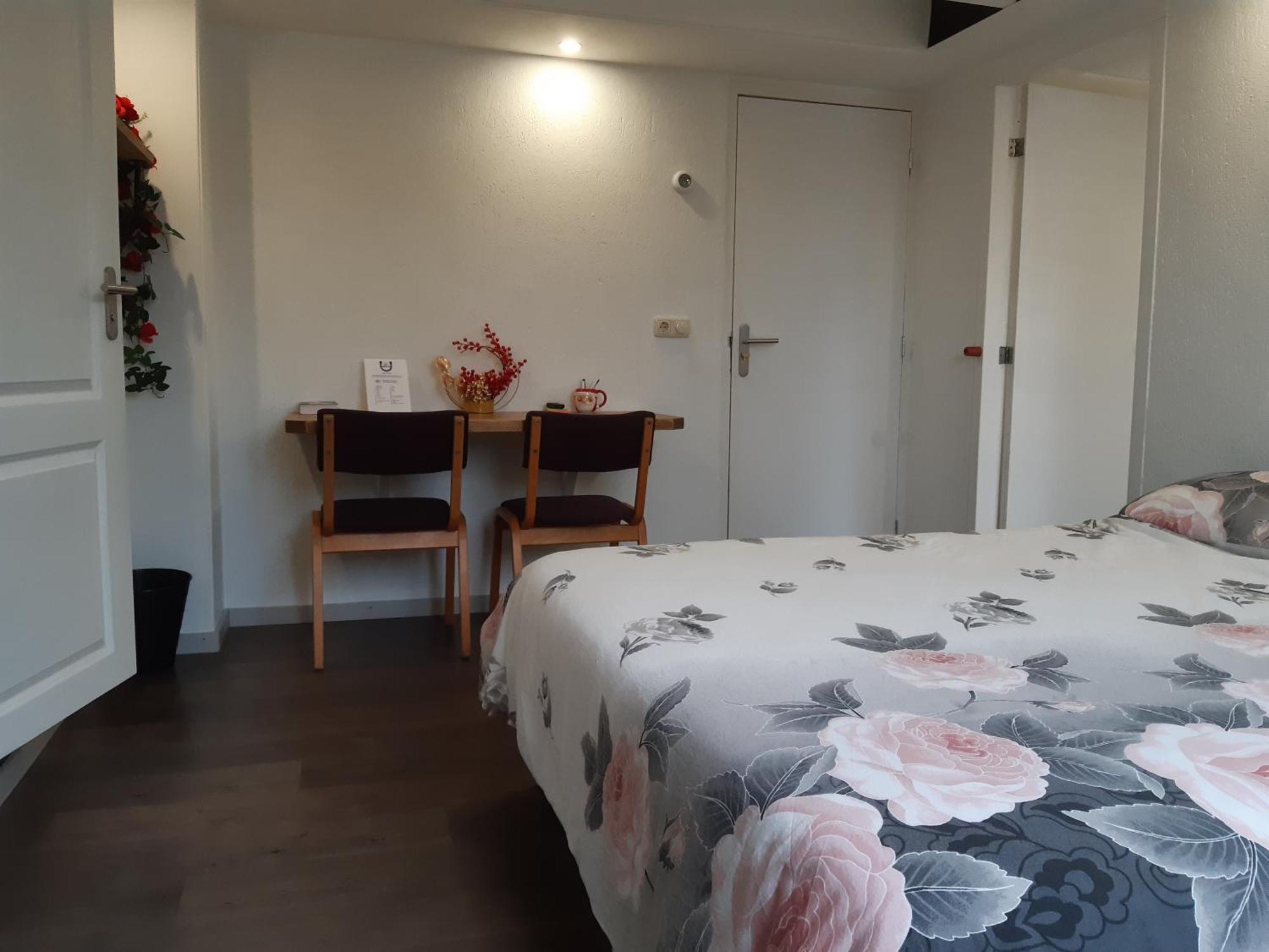 Pension Het Hoefijzer Бюрен Экстерьер фото